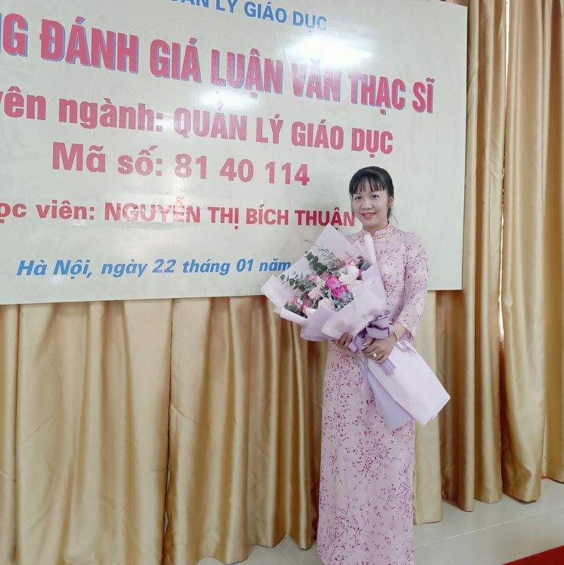 NHÀ GIÁO NGUYỄN THỊ BÍCH THUẬN - GIÁO VIÊN BỘ MÔN NGỮ VĂN 