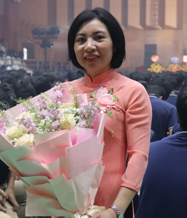 NHÀ GIÁO VŨ THỊ HẢI YẾN - TỔ TRƯỞNG TỔ VĂN