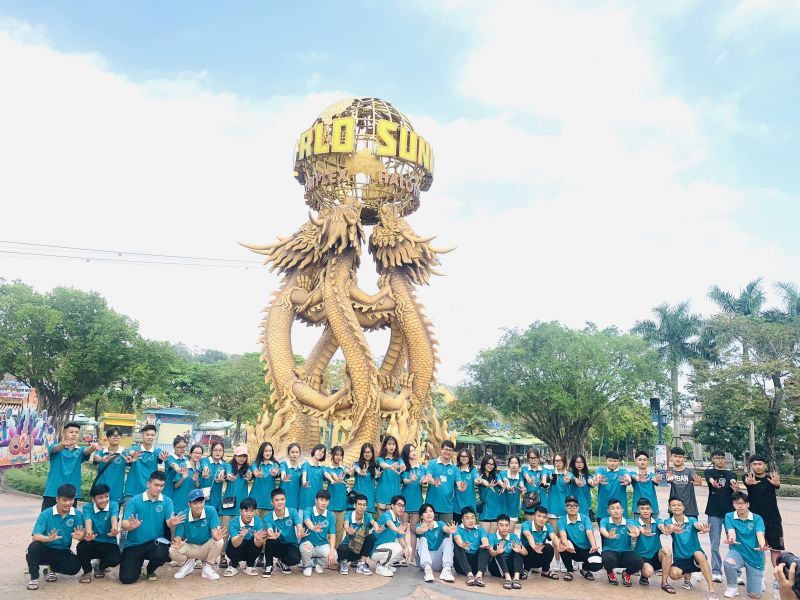 CHUYẾN ĐI HỌC TẬP NGOẠI KHÓA  CỦA HỌC SINH KHỐI 12 TẠI ĐỀN THỜ CHU VĂN AN & HẠ LONG